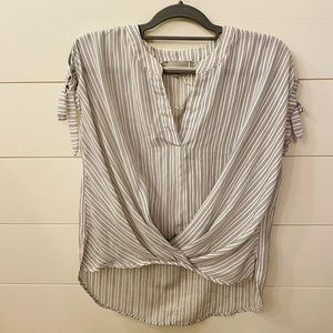 Women’s NWOT Asher by Fabrik Top. Size Medium. Black and White Pinstripe.